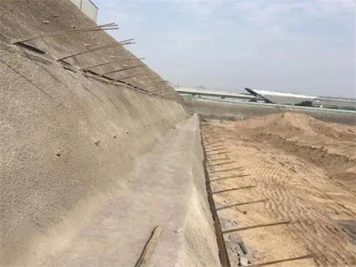 顺河回族河道边坡加固